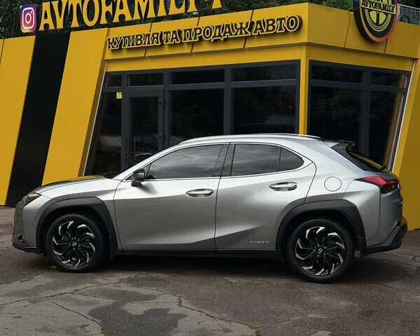 Сірий Лексус UX, об'ємом двигуна 1.99 л та пробігом 80 тис. км за 29000 $, фото 8 на Automoto.ua