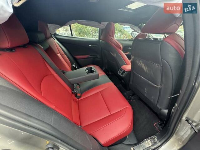 Серый Лексус UX, объемом двигателя 1.99 л и пробегом 62 тыс. км за 17500 $, фото 25 на Automoto.ua