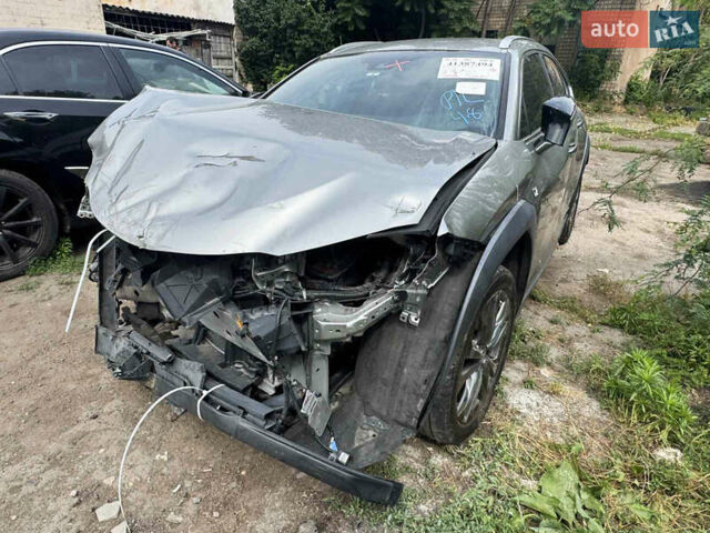 Серый Лексус UX, объемом двигателя 2 л и пробегом 62 тыс. км за 16999 $, фото 1 на Automoto.ua