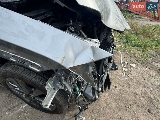 Серый Лексус UX, объемом двигателя 2 л и пробегом 62 тыс. км за 16999 $, фото 4 на Automoto.ua