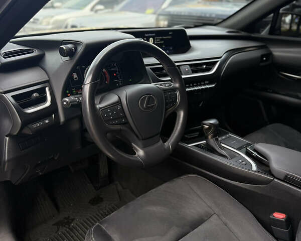 Сірий Лексус UX, об'ємом двигуна 1.99 л та пробігом 80 тис. км за 29000 $, фото 24 на Automoto.ua