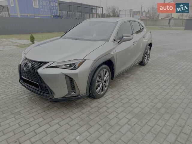 Серый Лексус UX, объемом двигателя 1.99 л и пробегом 80 тыс. км за 29900 $, фото 2 на Automoto.ua
