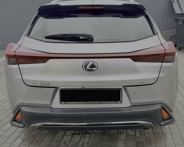 Серый Лексус UX, объемом двигателя 1.99 л и пробегом 80 тыс. км за 29900 $, фото 6 на Automoto.ua