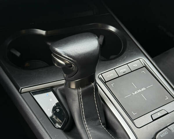 Сірий Лексус UX, об'ємом двигуна 1.99 л та пробігом 80 тис. км за 29000 $, фото 36 на Automoto.ua