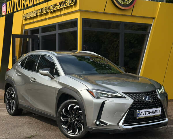 Сірий Лексус UX, об'ємом двигуна 1.99 л та пробігом 80 тис. км за 29000 $, фото 3 на Automoto.ua