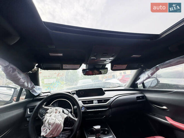 Серый Лексус UX, объемом двигателя 2 л и пробегом 62 тыс. км за 16999 $, фото 21 на Automoto.ua