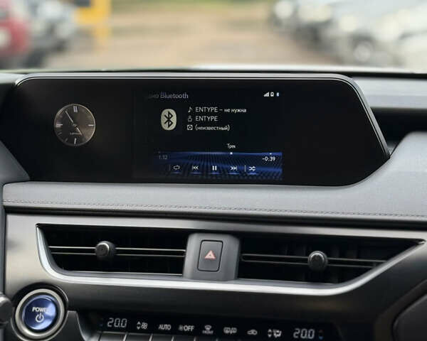 Сірий Лексус UX, об'ємом двигуна 1.99 л та пробігом 80 тис. км за 29000 $, фото 22 на Automoto.ua