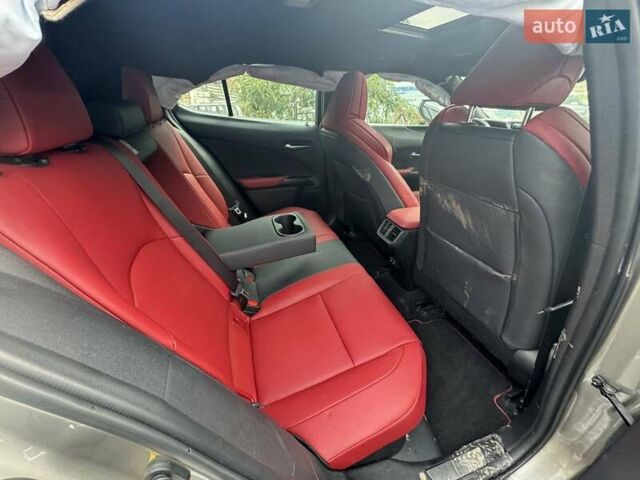 Серый Лексус UX, объемом двигателя 2 л и пробегом 62 тыс. км за 16999 $, фото 14 на Automoto.ua