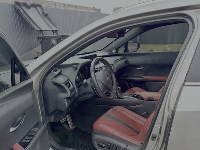 Серый Лексус UX, объемом двигателя 1.99 л и пробегом 80 тыс. км за 29900 $, фото 11 на Automoto.ua