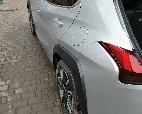 Серый Лексус UX, объемом двигателя 2 л и пробегом 14 тыс. км за 30000 $, фото 7 на Automoto.ua