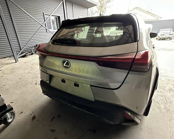 Серый Лексус UX, объемом двигателя 1.99 л и пробегом 99 тыс. км за 18500 $, фото 18 на Automoto.ua