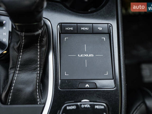 Сірий Лексус UX, об'ємом двигуна 1.99 л та пробігом 52 тис. км за 28500 $, фото 35 на Automoto.ua