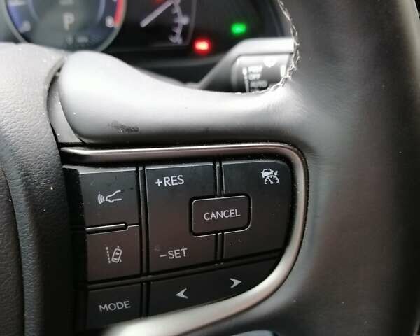 Серый Лексус UX, объемом двигателя 2 л и пробегом 14 тыс. км за 30000 $, фото 11 на Automoto.ua