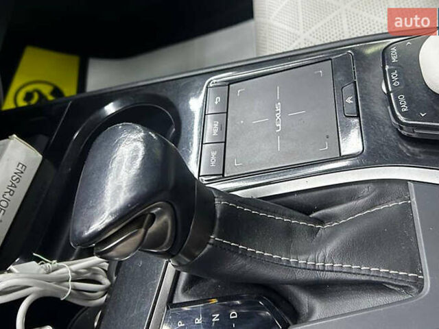 Сірий Лексус UX, об'ємом двигуна 1.99 л та пробігом 106 тис. км за 30400 $, фото 11 на Automoto.ua