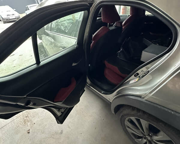 Серый Лексус UX, объемом двигателя 1.99 л и пробегом 99 тыс. км за 18500 $, фото 16 на Automoto.ua