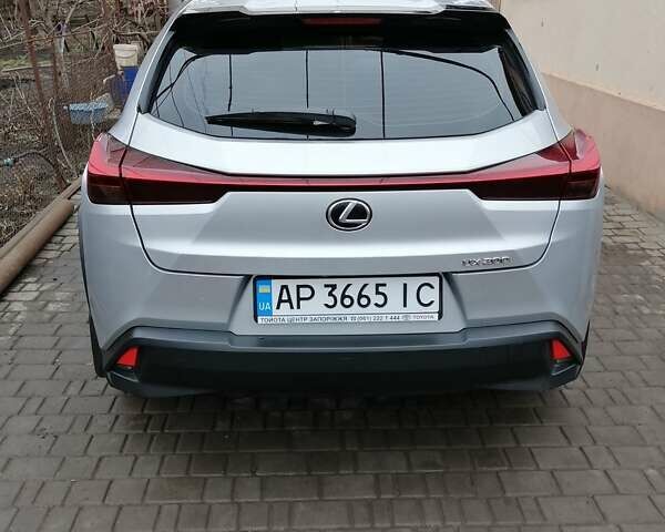 Серый Лексус UX, объемом двигателя 2 л и пробегом 14 тыс. км за 30000 $, фото 9 на Automoto.ua