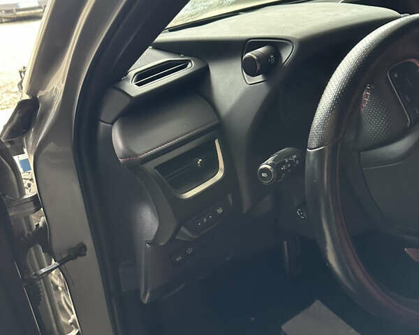 Серый Лексус UX, объемом двигателя 1.99 л и пробегом 99 тыс. км за 18500 $, фото 6 на Automoto.ua