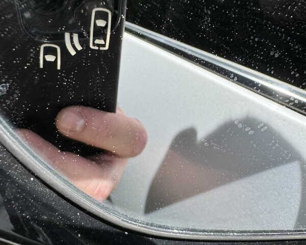 Сірий Лексус UX, об'ємом двигуна 1.99 л та пробігом 40 тис. км за 25500 $, фото 56 на Automoto.ua