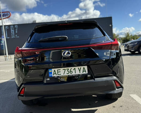 Серый Лексус UX, объемом двигателя 0 л и пробегом 55 тыс. км за 24500 $, фото 7 на Automoto.ua