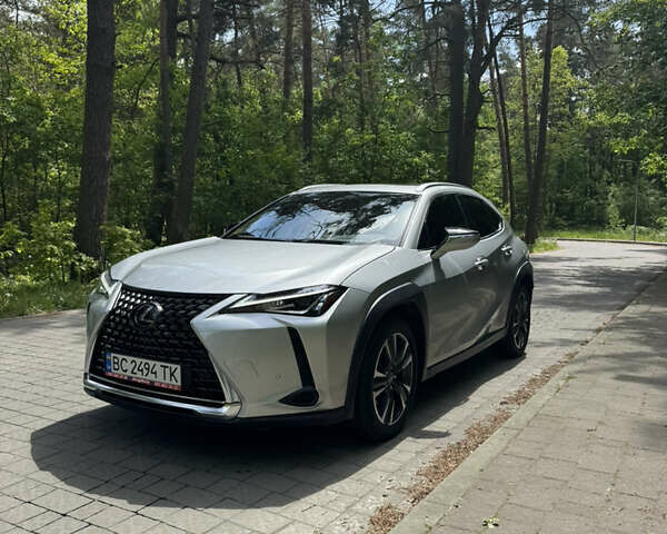 Сірий Лексус UX, об'ємом двигуна 1.99 л та пробігом 40 тис. км за 25500 $, фото 13 на Automoto.ua