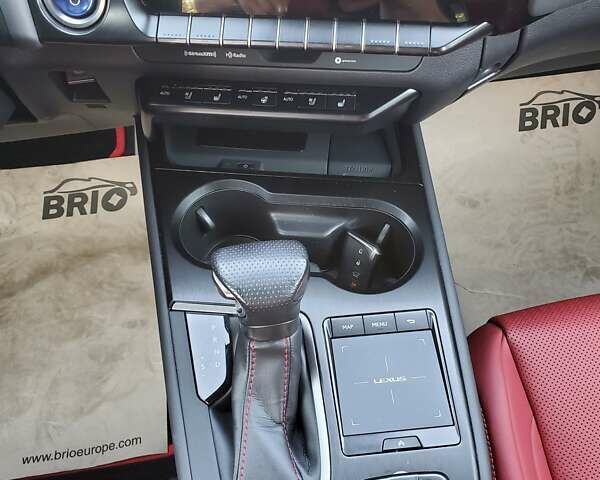 Сірий Лексус UX, об'ємом двигуна 2 л та пробігом 67 тис. км за 27500 $, фото 9 на Automoto.ua