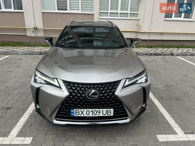 Сірий Лексус UX, об'ємом двигуна 0 л та пробігом 108 тис. км за 23500 $, фото 1 на Automoto.ua