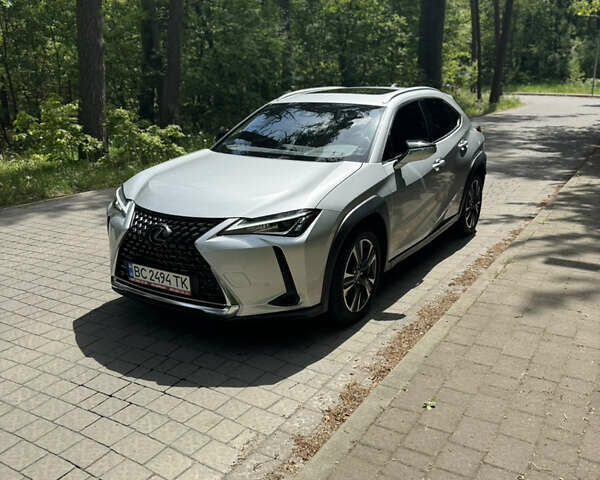 Сірий Лексус UX, об'ємом двигуна 1.99 л та пробігом 34 тис. км за 27200 $, фото 4 на Automoto.ua