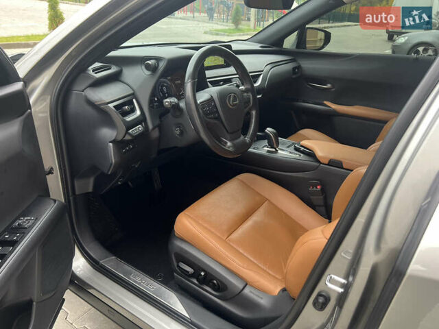 Сірий Лексус UX, об'ємом двигуна 0 л та пробігом 108 тис. км за 23500 $, фото 24 на Automoto.ua