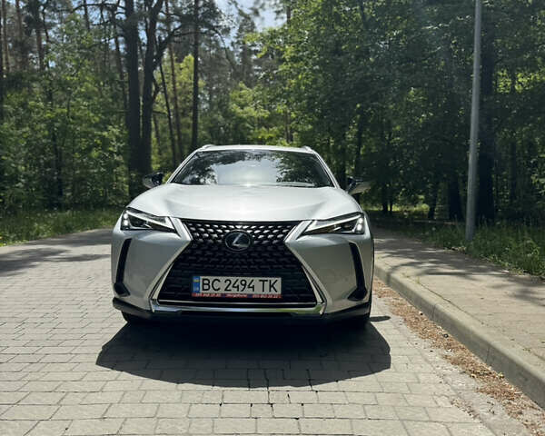 Сірий Лексус UX, об'ємом двигуна 1.99 л та пробігом 40 тис. км за 25500 $, фото 2 на Automoto.ua