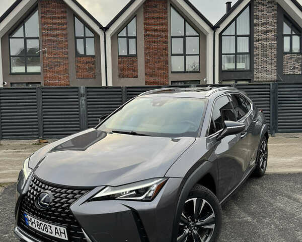 Сірий Лексус UX, об'ємом двигуна 1.99 л та пробігом 115 тис. км за 27500 $, фото 1 на Automoto.ua