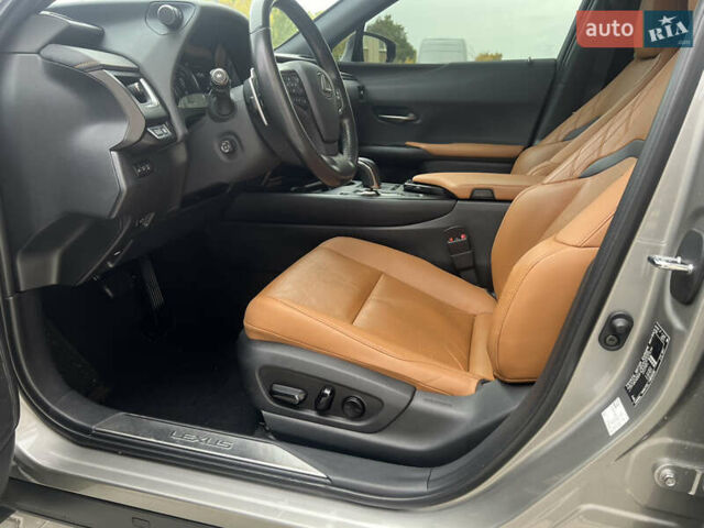 Сірий Лексус UX, об'ємом двигуна 0 л та пробігом 108 тис. км за 23500 $, фото 32 на Automoto.ua