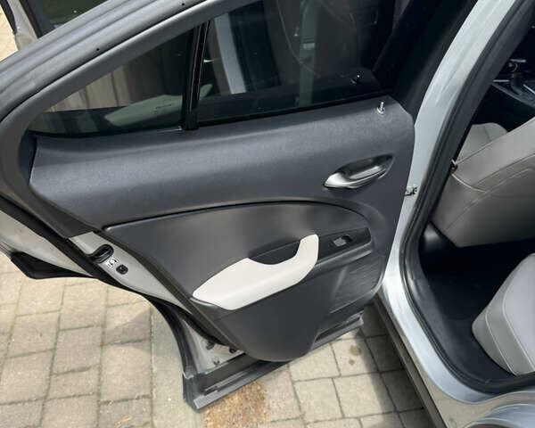 Сірий Лексус UX, об'ємом двигуна 1.99 л та пробігом 40 тис. км за 23700 $, фото 25 на Automoto.ua