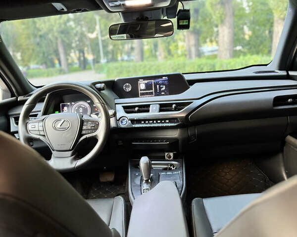 Серый Лексус UX, объемом двигателя 0 л и пробегом 55 тыс. км за 24500 $, фото 32 на Automoto.ua