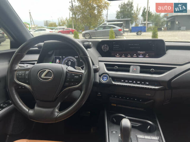 Сірий Лексус UX, об'ємом двигуна 0 л та пробігом 108 тис. км за 23500 $, фото 34 на Automoto.ua