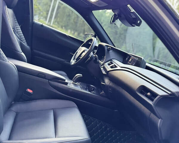 Серый Лексус UX, объемом двигателя 0 л и пробегом 55 тыс. км за 24500 $, фото 33 на Automoto.ua
