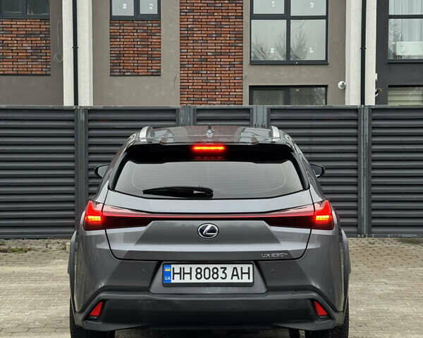 Сірий Лексус UX, об'ємом двигуна 1.99 л та пробігом 115 тис. км за 27500 $, фото 7 на Automoto.ua