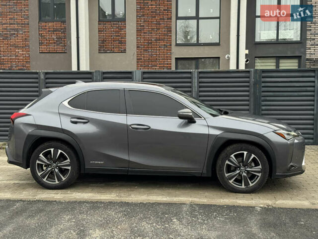 Сірий Лексус UX, об'ємом двигуна 1.99 л та пробігом 115 тис. км за 27500 $, фото 6 на Automoto.ua