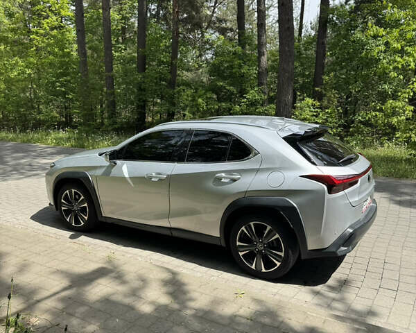 Сірий Лексус UX, об'ємом двигуна 1.99 л та пробігом 40 тис. км за 25500 $, фото 9 на Automoto.ua