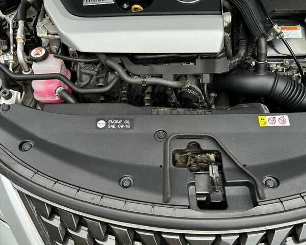 Сірий Лексус UX, об'ємом двигуна 1.99 л та пробігом 48 тис. км за 32000 $, фото 2 на Automoto.ua