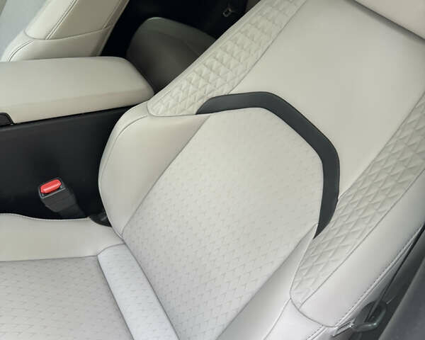 Сірий Лексус UX, об'ємом двигуна 1.99 л та пробігом 40 тис. км за 25500 $, фото 48 на Automoto.ua