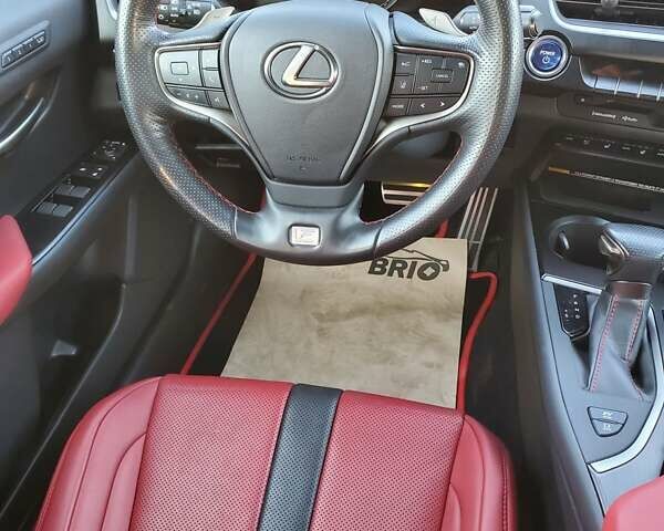 Сірий Лексус UX, об'ємом двигуна 2 л та пробігом 67 тис. км за 27500 $, фото 10 на Automoto.ua