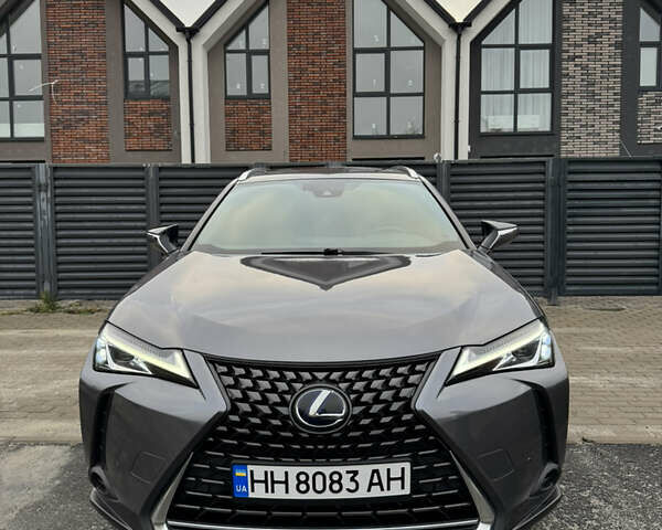 Сірий Лексус UX, об'ємом двигуна 1.99 л та пробігом 115 тис. км за 27500 $, фото 2 на Automoto.ua