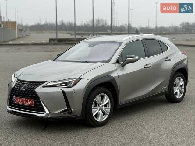 Серый Лексус UX, объемом двигателя 1.99 л и пробегом 68 тыс. км за 27800 $, фото 1 на Automoto.ua