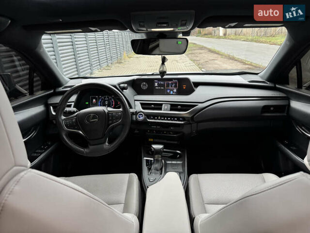 Сірий Лексус UX, об'ємом двигуна 1.99 л та пробігом 115 тис. км за 27500 $, фото 15 на Automoto.ua