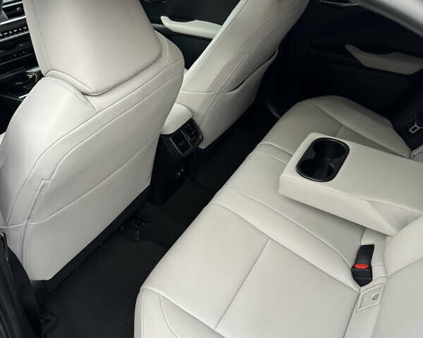 Сірий Лексус UX, об'ємом двигуна 1.99 л та пробігом 115 тис. км за 27500 $, фото 27 на Automoto.ua