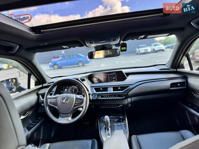 Серый Лексус UX, объемом двигателя 0 л и пробегом 55 тыс. км за 24500 $, фото 21 на Automoto.ua