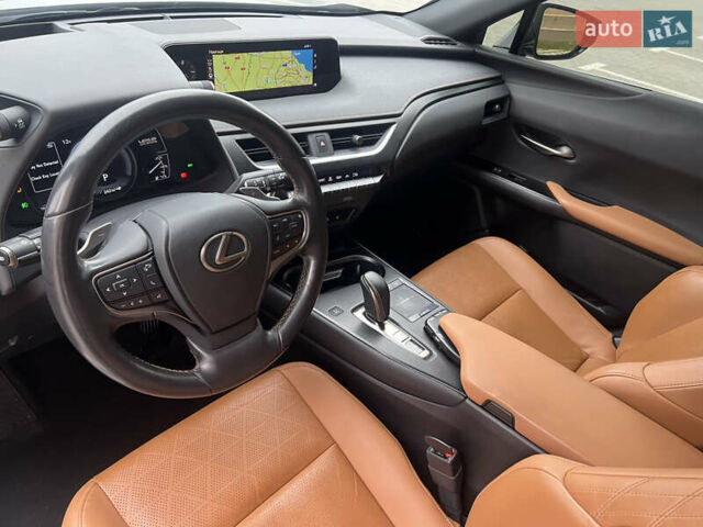 Сірий Лексус UX, об'ємом двигуна 0 л та пробігом 108 тис. км за 23500 $, фото 25 на Automoto.ua
