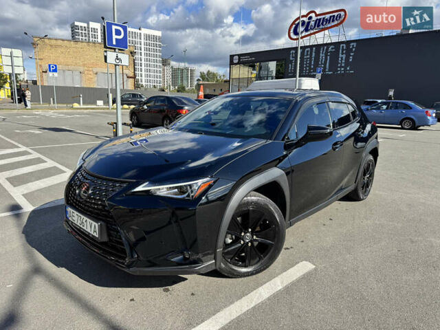 Серый Лексус UX, объемом двигателя 0 л и пробегом 55 тыс. км за 24500 $, фото 49 на Automoto.ua