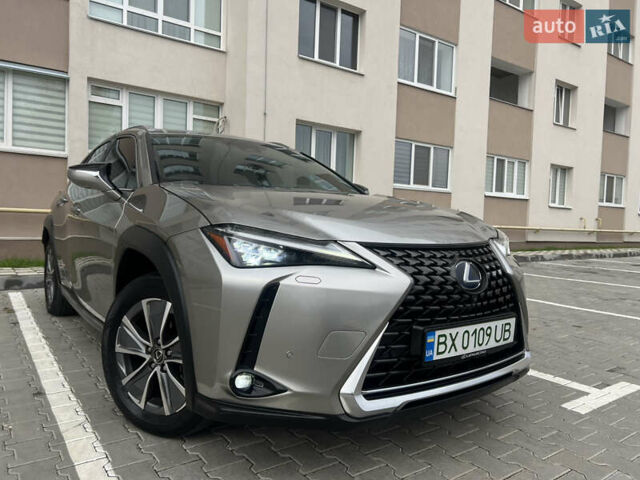 Сірий Лексус UX, об'ємом двигуна 0 л та пробігом 108 тис. км за 23500 $, фото 8 на Automoto.ua