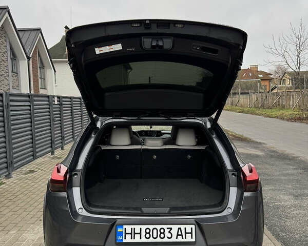 Сірий Лексус UX, об'ємом двигуна 1.99 л та пробігом 115 тис. км за 27500 $, фото 8 на Automoto.ua